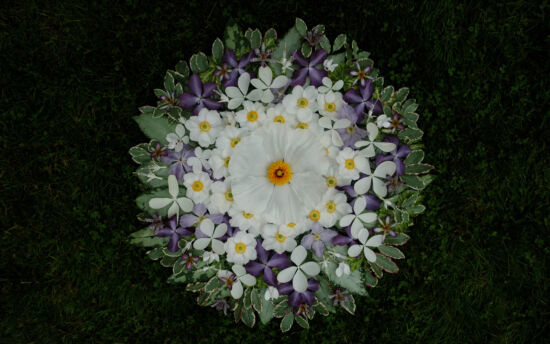 Charles Price Dunn Garden wreath: Late summer, cool color